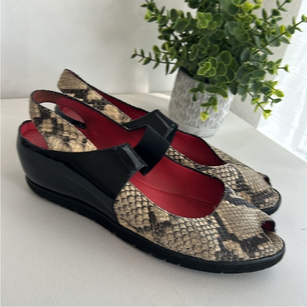 POS Ole Rouge Sandals